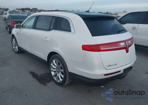 2010 Lincoln Mkt z USA, uszkodzony, nr VIN 2LMHJ5FR2ABJ18618